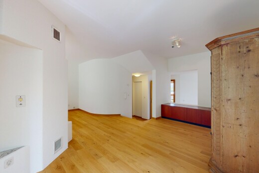 leerer raum mit drywall, gipskartonwand, wood finish floor, holzfußboden, und inside property