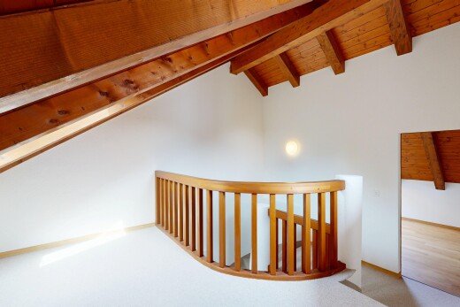 treppe mit balkendecke, beamed ceiling, holzdecke, wood ceiling, und inside property