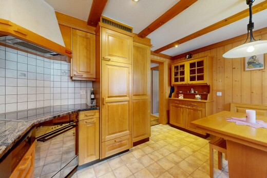 küche mit dunstabzugshaube, inside property, beamed ceiling, balkendecke, und ofen