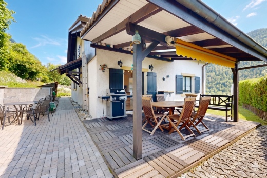 terrasse avec coin repas extérieur, terrasse, gril, day time, et from property