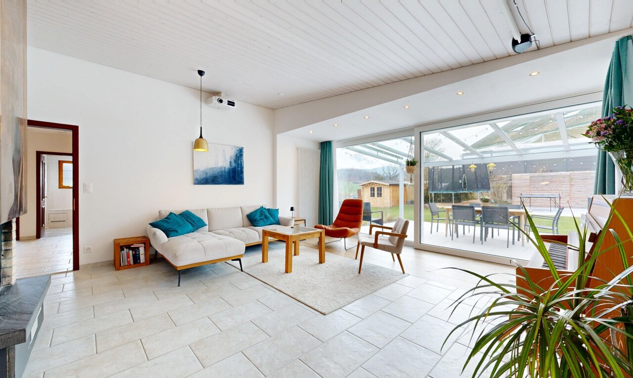 salon avec lumière naturelle, natural light, véranda, cloison sèche, et drywall