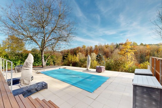 schwimmbad mit from property, schwimmbad, day time, deck, und forest view