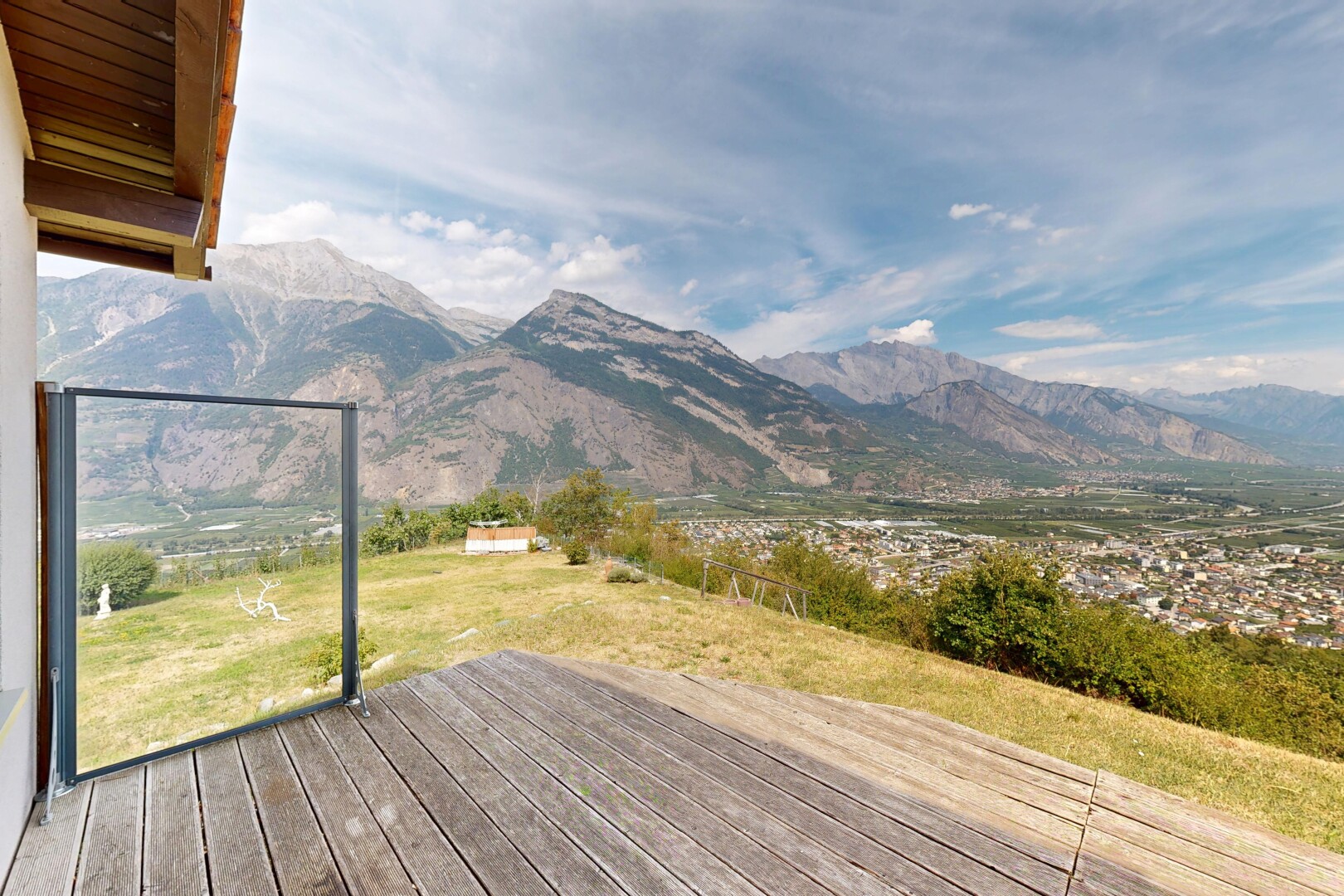 vue sur la montagne avec vue sur la montagne, mountain view, view focus, day time, et from property