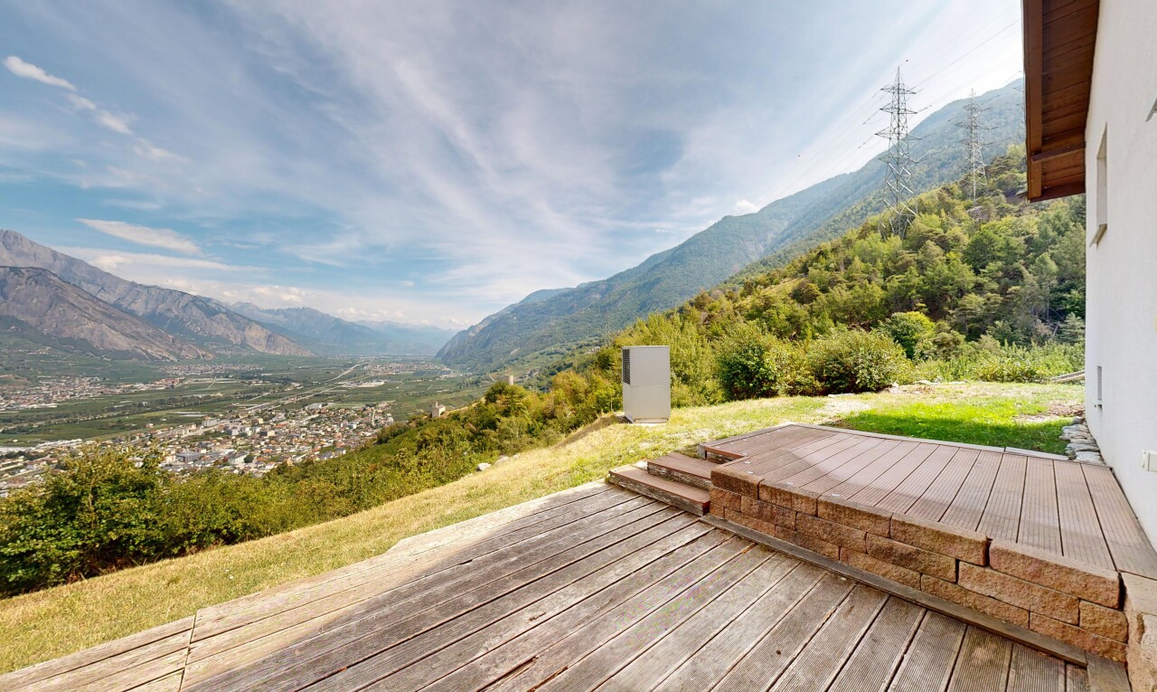 vue sur la montagne avec mountain view, vue sur la montagne, view focus, from property, et day time