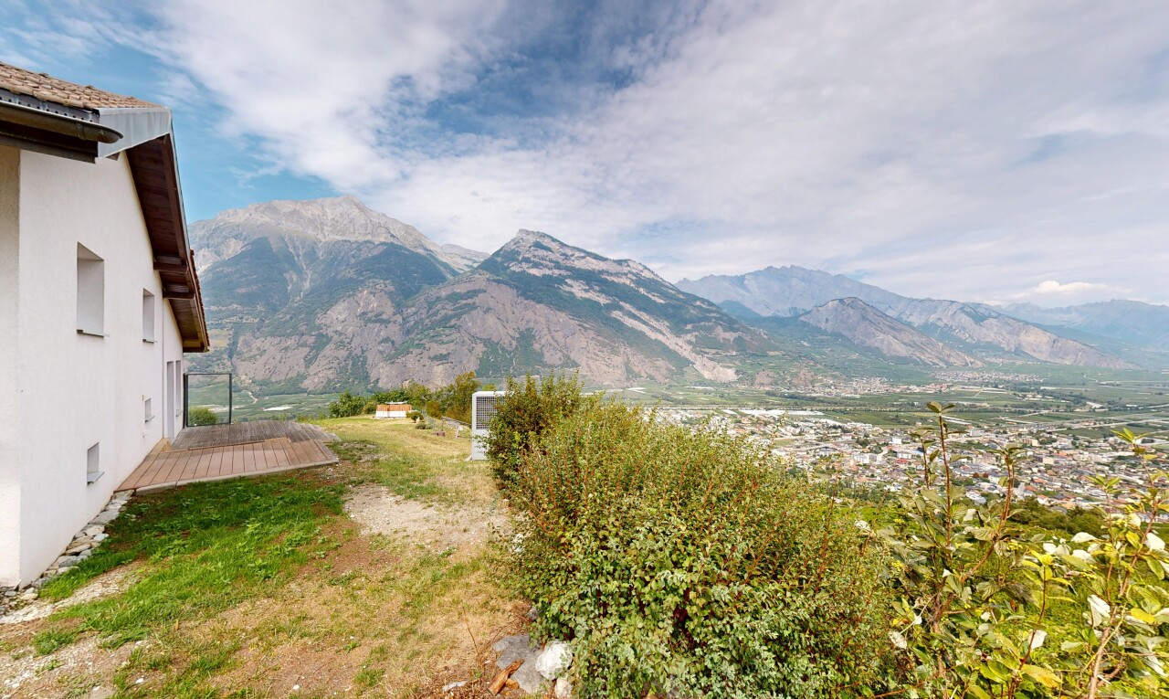 vue sur la montagne avec from property, view focus, mountain view, vue sur la montagne, et day time