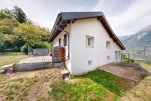 façade avec terrasse, property visible, from property, et bardage en stuc