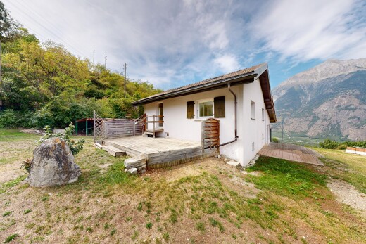 façade avec terrasse, property visible, from property, bardage en stuc, et day time