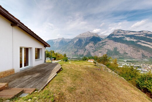 blick auf die berge mit from property, blick auf die berge, mountain view, view focus, und day time