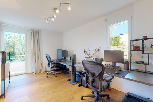 büro mit deckenbeleuchtung, drywall, gipskartonwand, wood finish floor, und holzfußboden