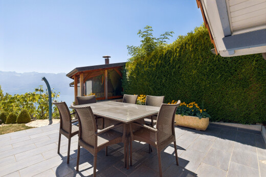 terrasse avec coin repas extérieur, from property, terrasse, day time, et view focus