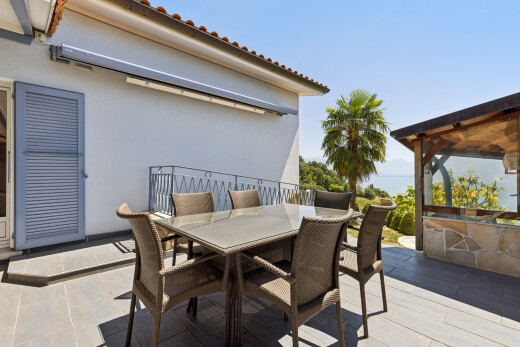 terrasse avec coin repas extérieur, from property, day time, auvent, et terrasse