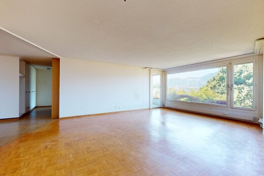 leerer raum mit natural light, natürliches licht, drywall, gipskartonwand, und inside property