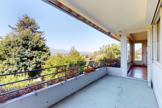 balkon mit from property, day time, und balkon