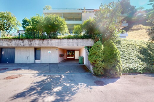 außenansicht mit property visible und day time