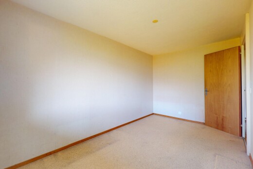 leerer raum mit carpet, teppich, inside property, drywall, und gipskartonwand