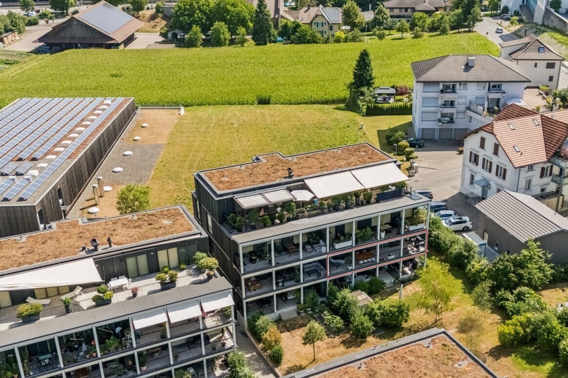 außenansicht mit balkon und aerial view