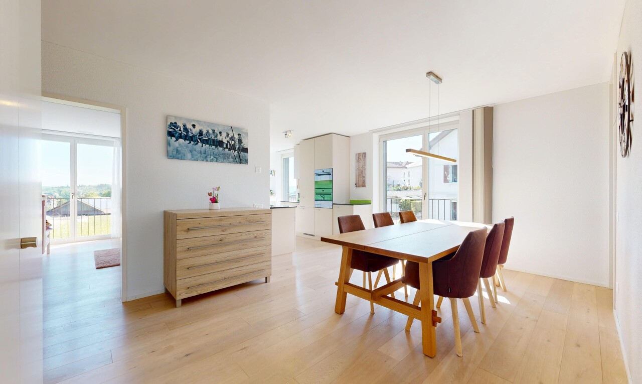 esszimmer mit inside property, natürliches licht, natural light, gipskartonwand, und drywall