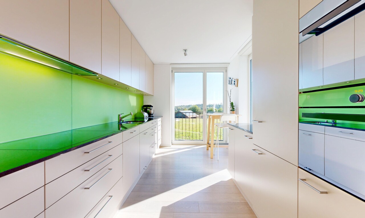 küche mit light floor, day time, holzfußboden, wood finish floor, und bodendeckenfenster