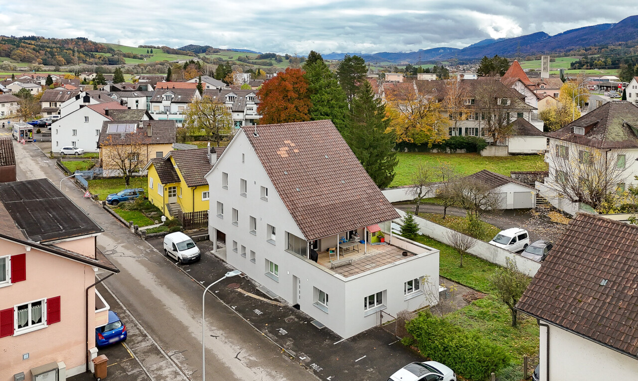 façade avec residential view, vue résidentielle, overcast, mountain view, et vue sur la montagne