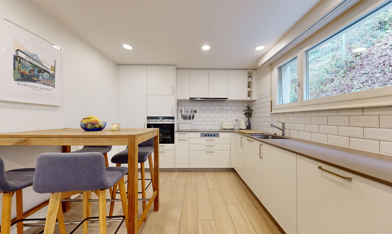 küche mit ofen, light floor, holzfußboden, wood finish floor, und einbauleuchten