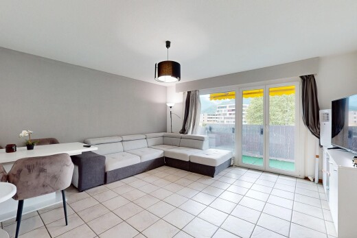 wohnzimmer mit inside property, natural light, natürliches licht, drywall, und gipskartonwand