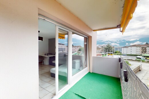 balkon mit balkon und day time