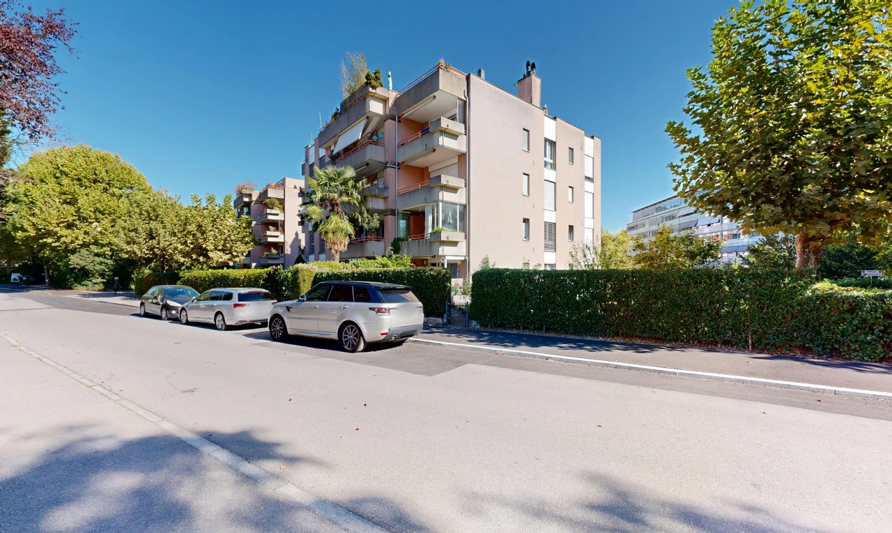 außenansicht mit blick auf wohnanlage, apartment complex view, und day time