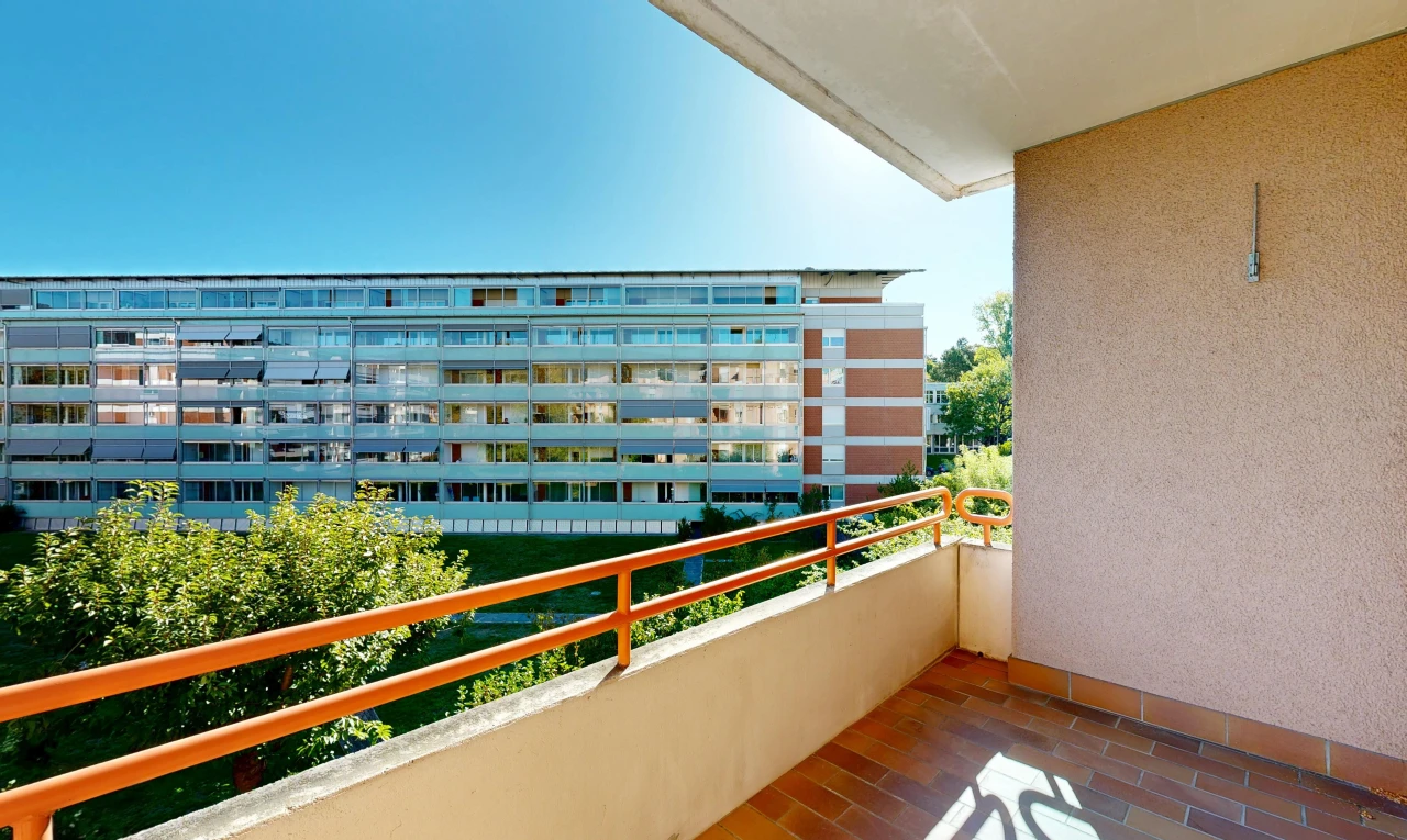 balkon mit balkon, from property, view focus, und apartment complex view