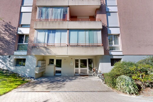 view of apartment building / complex