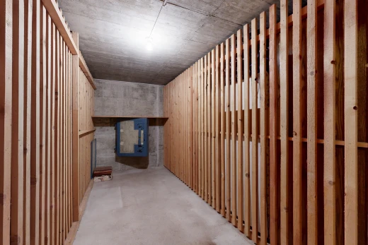 halle / korridor mit concrete floor, betonboden, concrete wall, betonmauer, und concrete ceiling
