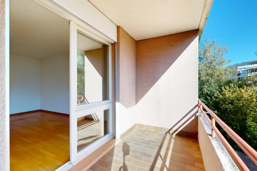 balkon mit balkon, from property, und day time