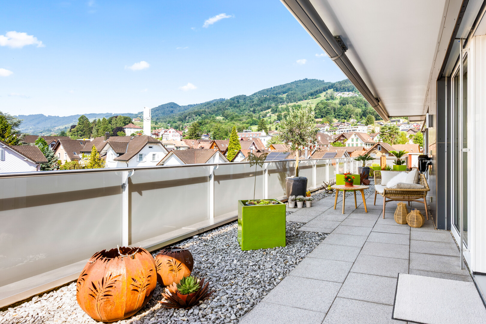 terrasse mit from property, residential view, wohngebietblick, day time, und mountain view
