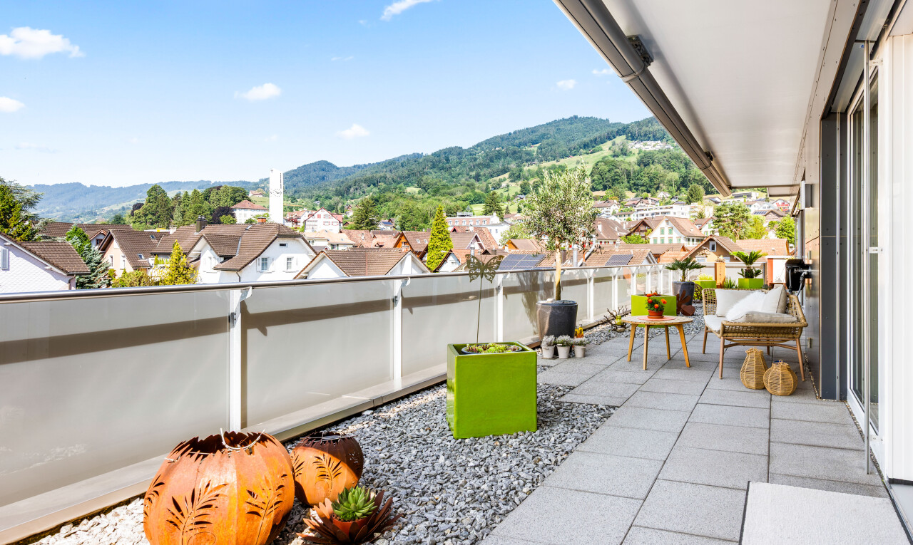 terrasse mit from property, residential view, wohngebietblick, day time, und mountain view