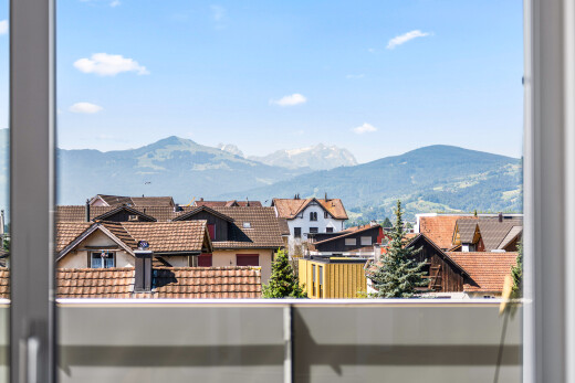 außenansicht mit blick auf die berge, mountain view, day time, balkon, und wohngebietblick