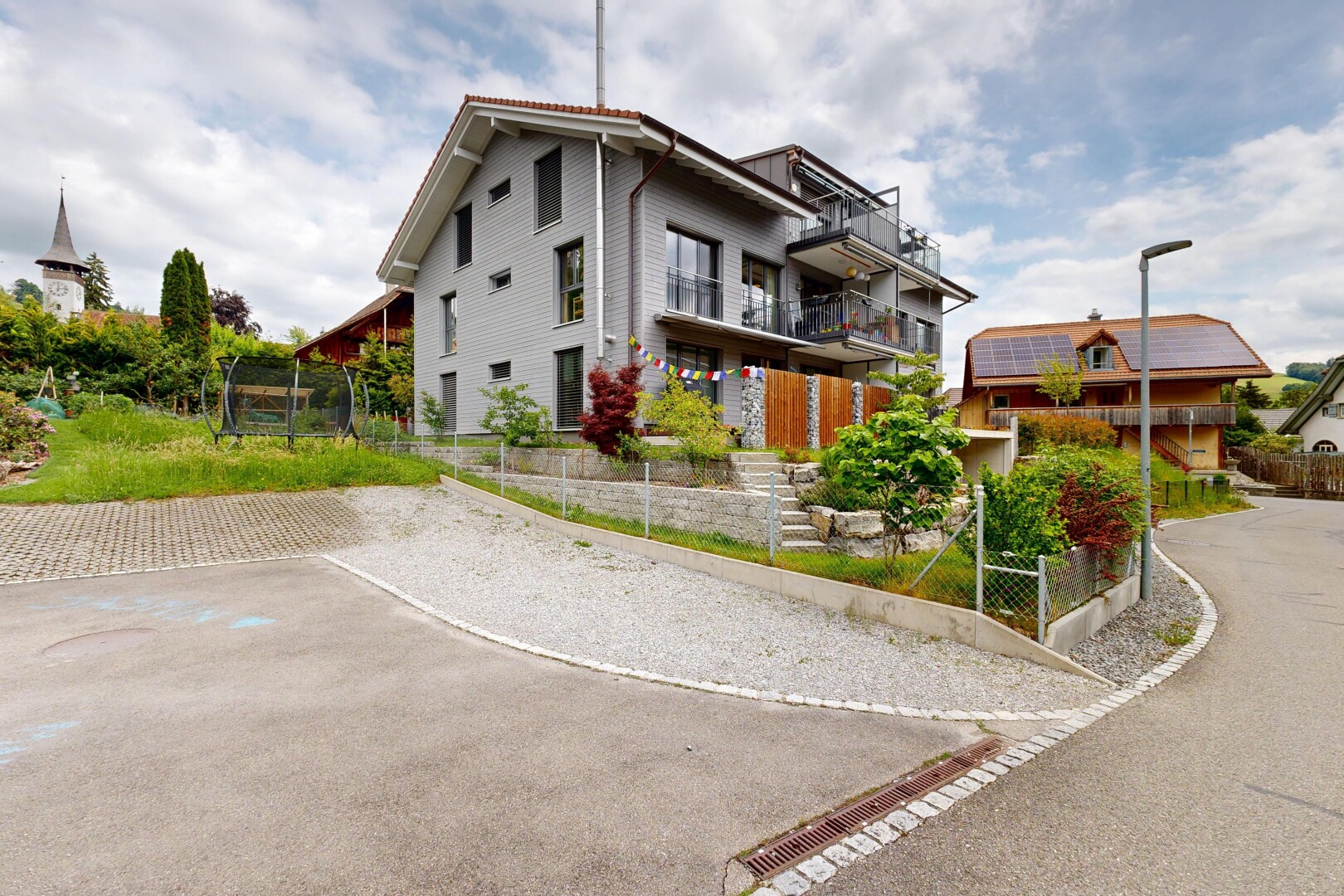 außenansicht mit day time, zaun, und balkon
