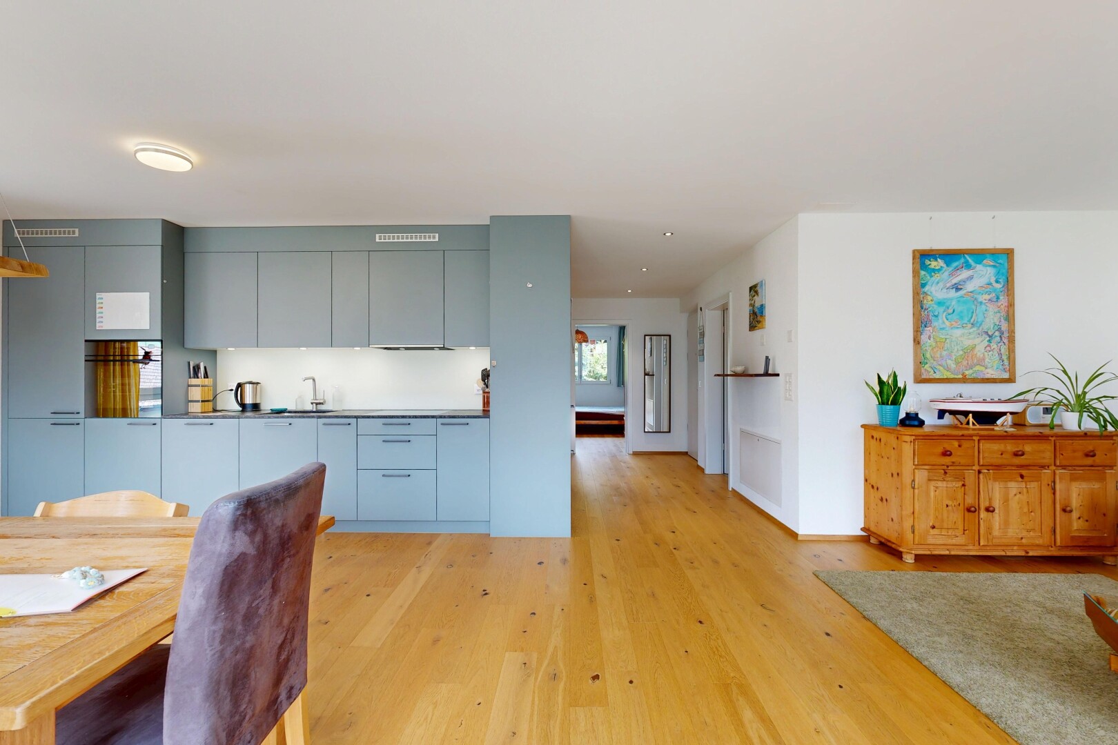 esszimmer mit wood finish floor, holzfußboden, drywall, gipskartonwand, und inside property