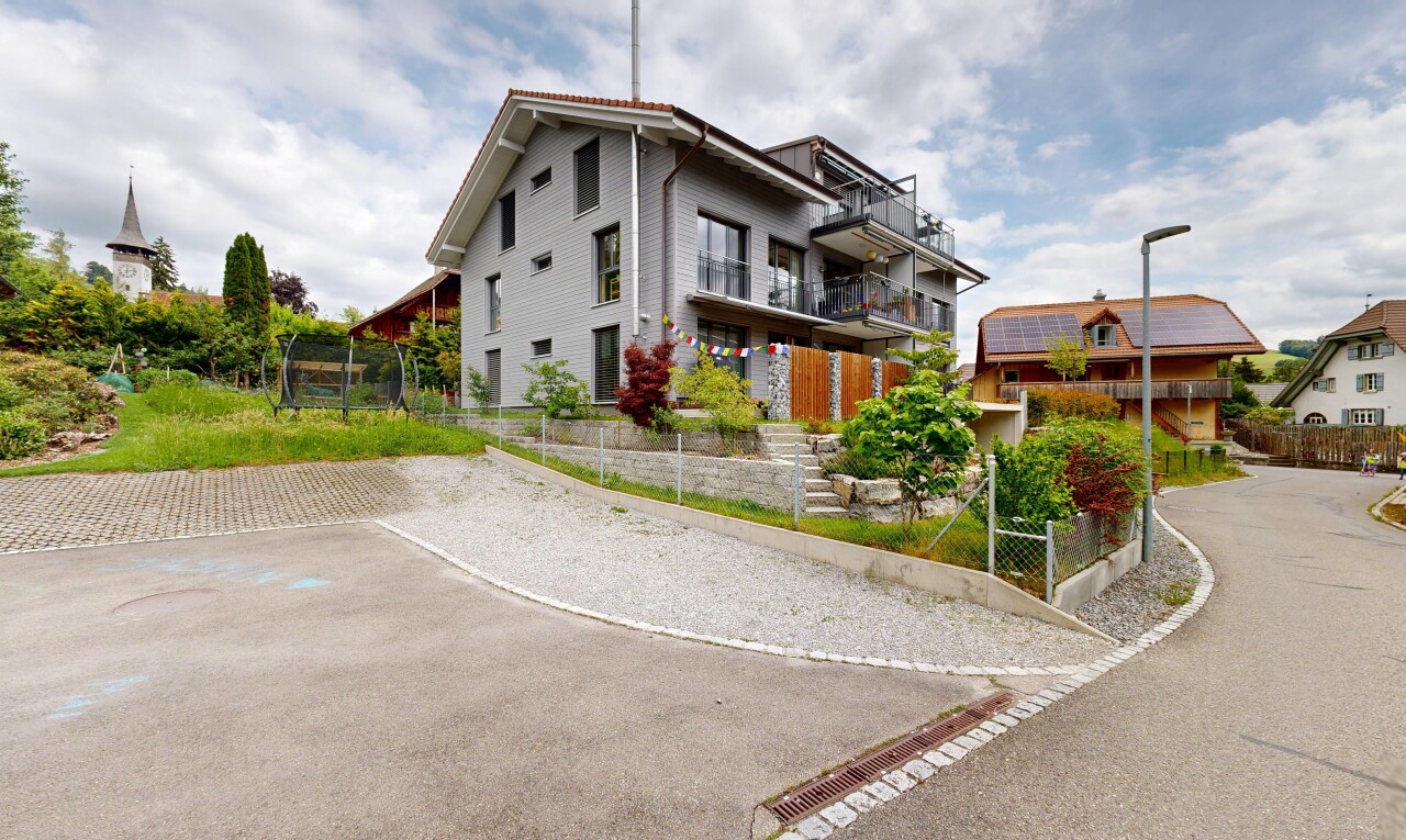 außenansicht mit day time, zaun, und balkon