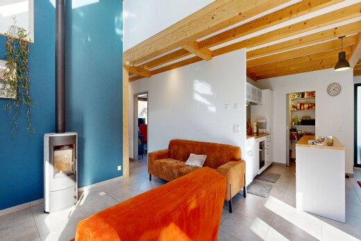 salon / salle à manger avec inside property, cloison sèche, drywall, light floor, et sol en carrelage