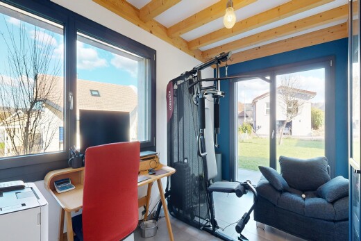 bureau avec day time, inside property, drywall, cloison sèche, et beamed ceiling