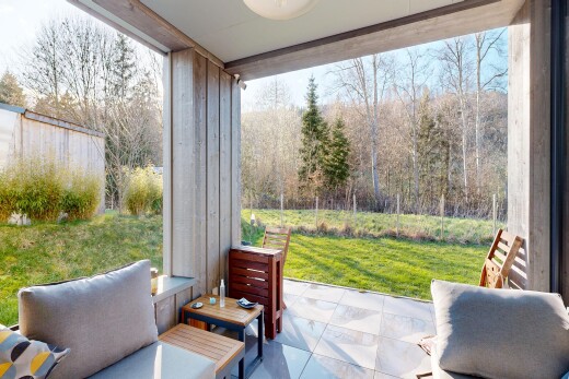 terrasse avec pelouse, terrasse, day time, et from property