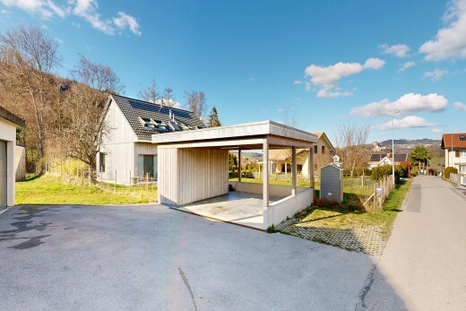 terrasse avec day time, structure extérieure, property visible, vue résidentielle, et residential view