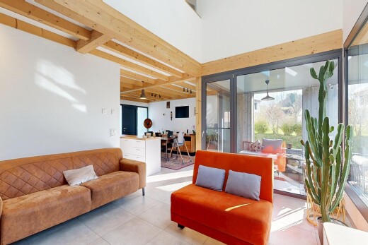 salon avec lumière naturelle, natural light, cloison sèche, drywall, et inside property