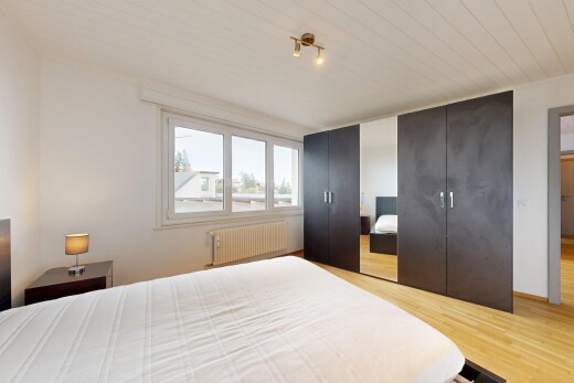 zimmer / schlafzimmer mit natürliches licht, natural light, kühler, gipskartonwand, und drywall