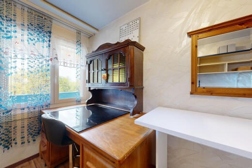 büro mit inside property, holzfußboden, und wood finish floor
