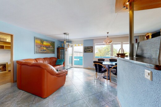 wohn- / esszimmer mit pendelleuchte, inside property, drywall, und gipskartonwand