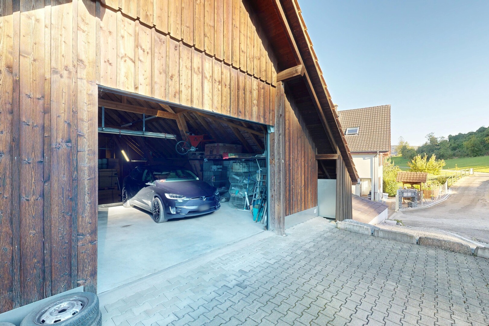 parking avec day time et garage