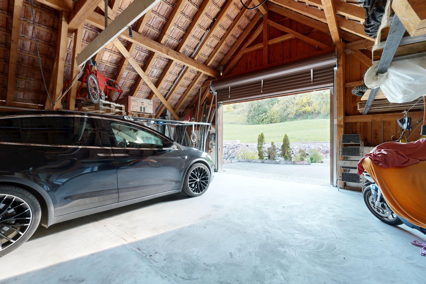parking avec inside property