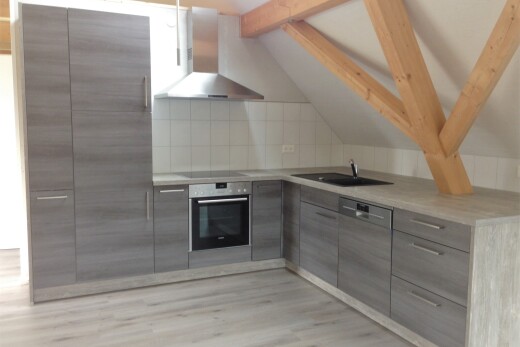 küche mit dunstabzugshaube, inside property, ofen, beamed ceiling, und balkendecke