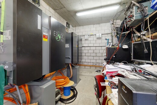 büro mit inside property, concrete floor, betonboden, concrete block wall, und betonblockwand