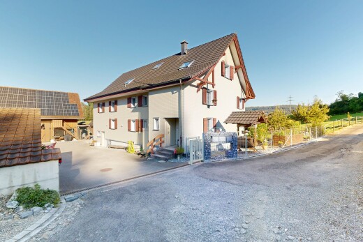 außenansicht mit property visible, zaun, day time, vortreppe, und schornstein